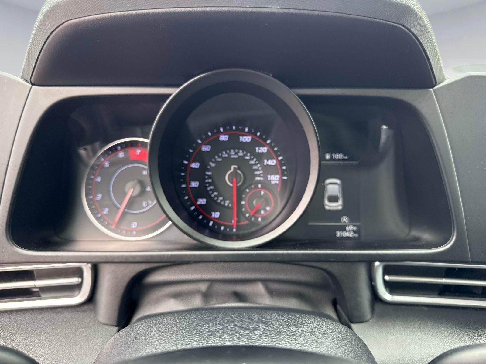 2022 Hyundai ELANTRA SE