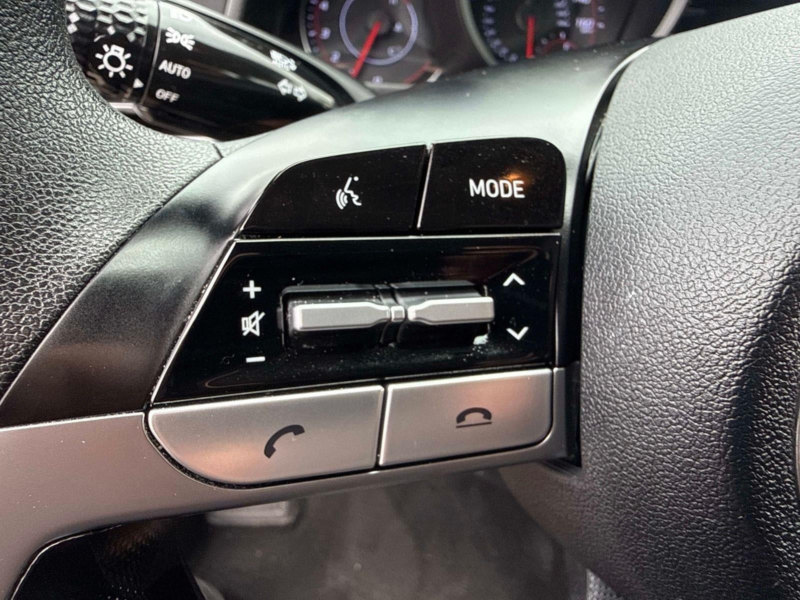 2022 Hyundai ELANTRA SE