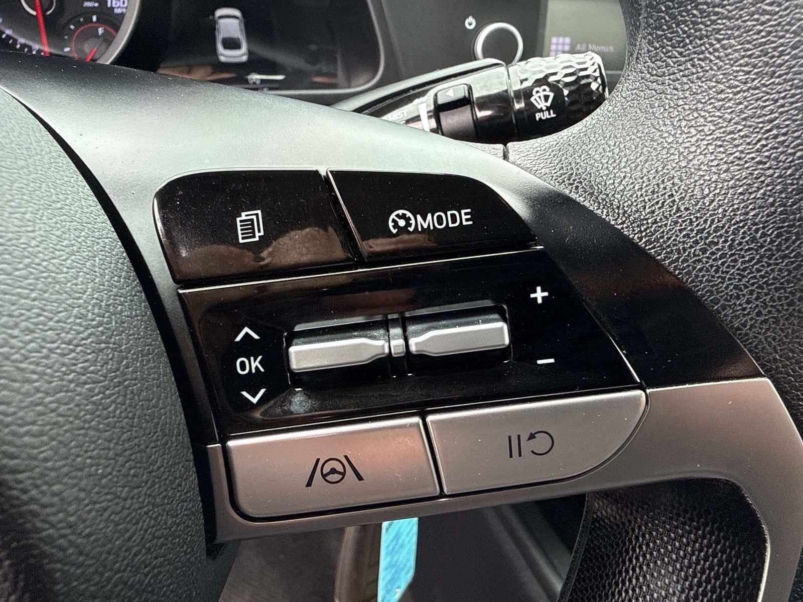 2022 Hyundai ELANTRA SE