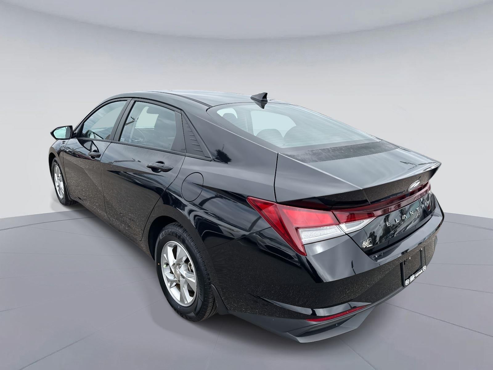 2022 Hyundai ELANTRA SE