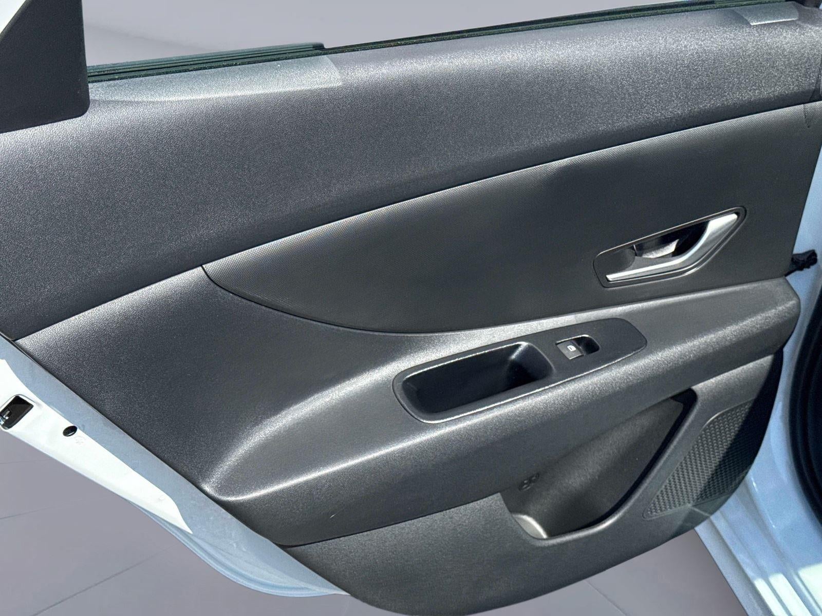 2026 Hyundai ELANTRA SE SE