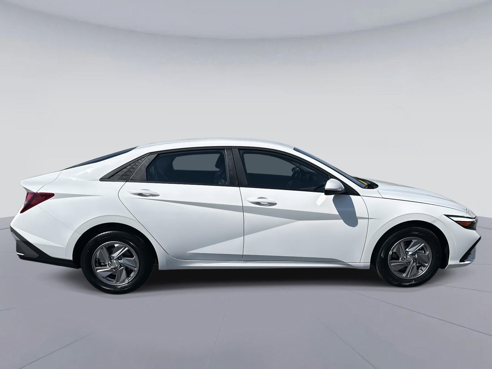 2026 Hyundai ELANTRA SE SE