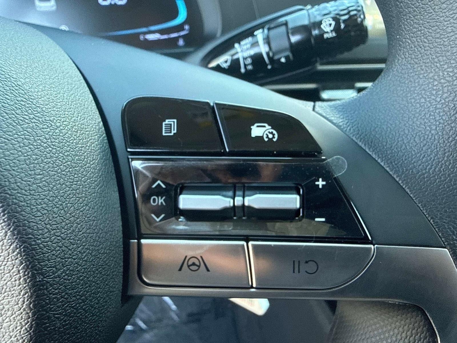 2026 Hyundai ELANTRA SE SE