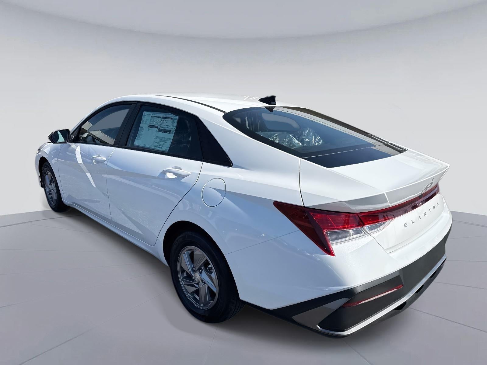 2026 Hyundai ELANTRA SE SE