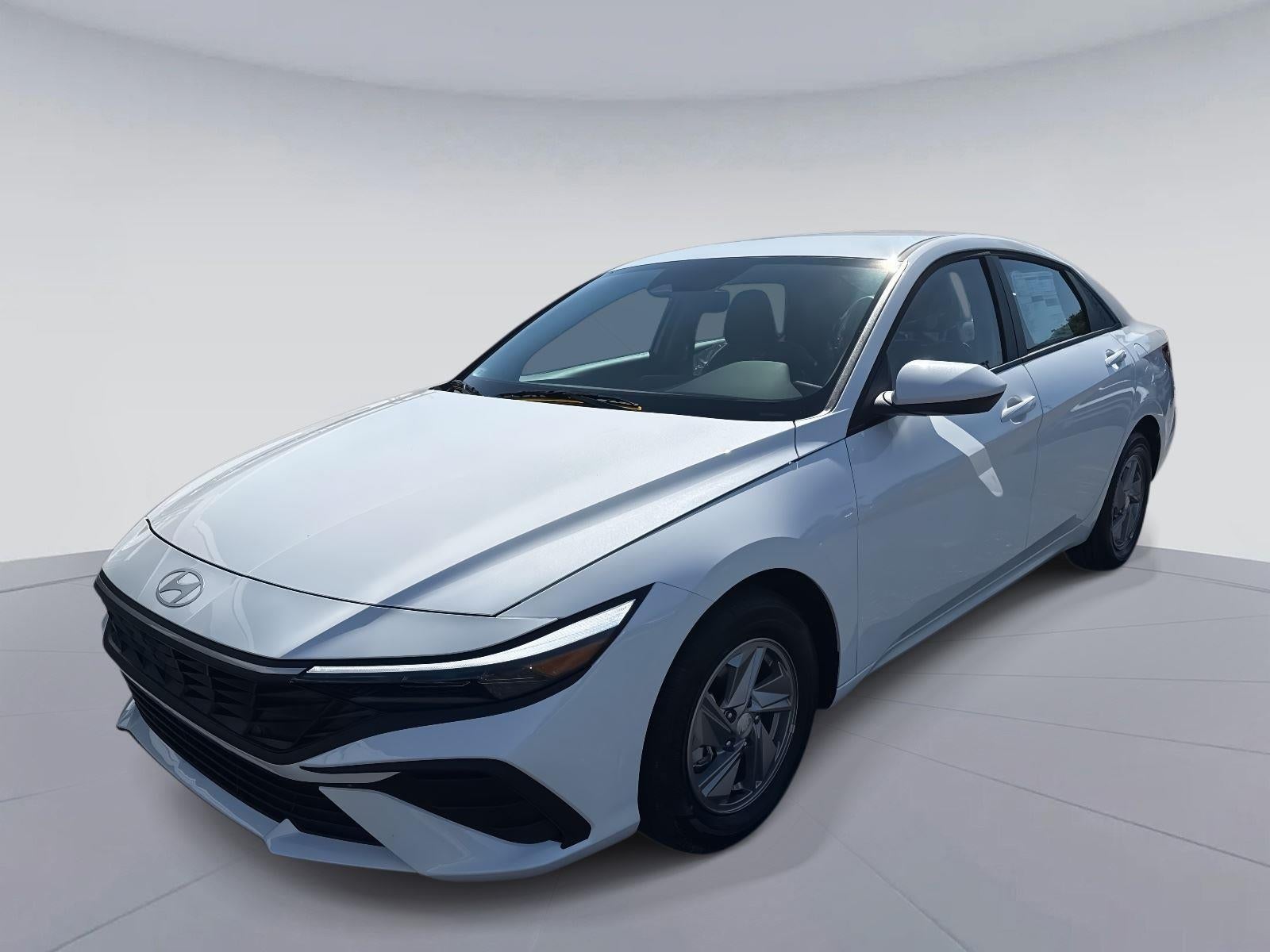 2026 Hyundai ELANTRA SE SE