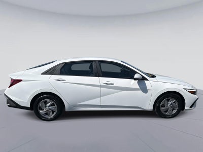 2026 Hyundai ELANTRA SE SE