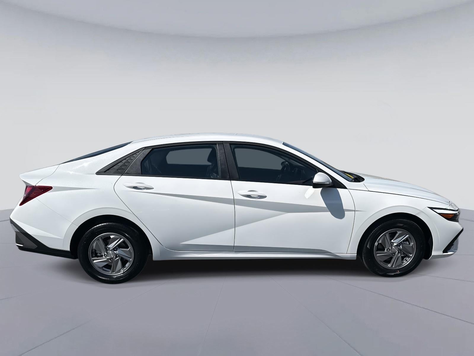 2026 Hyundai ELANTRA SE SE