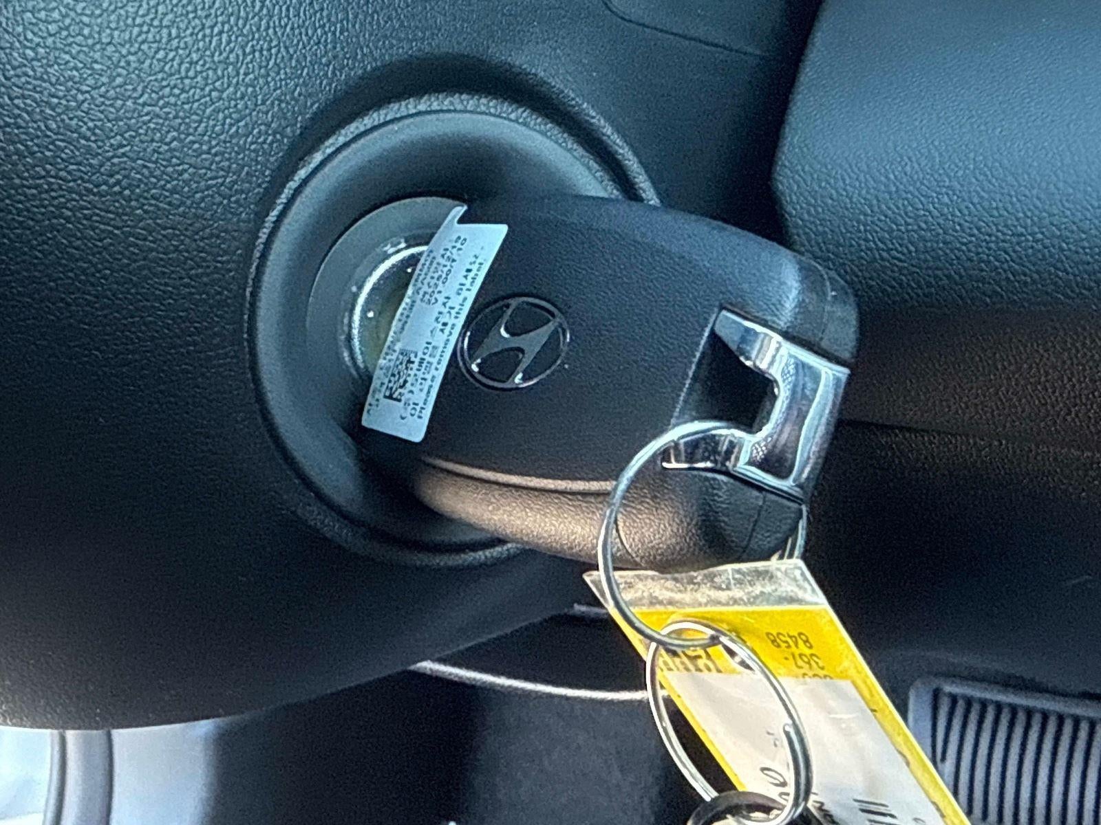 2026 Hyundai ELANTRA SE SE