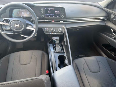 2024 Hyundai ELANTRA SE