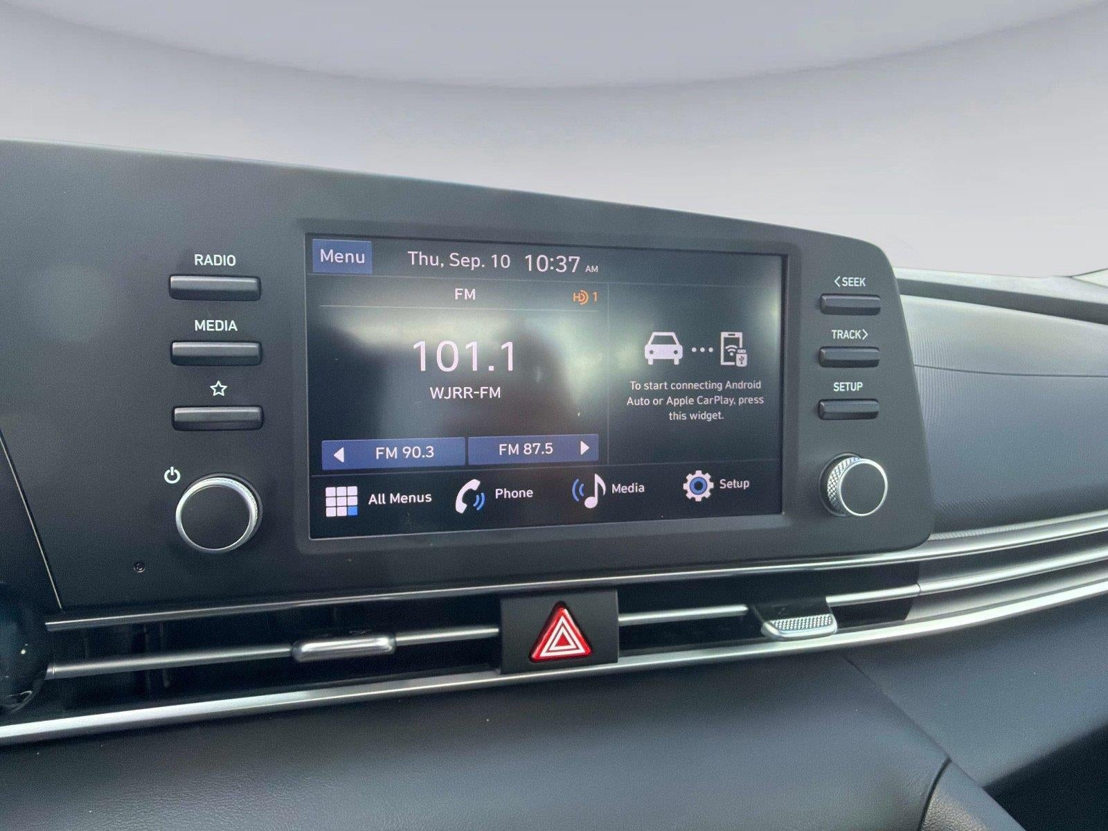 2024 Hyundai ELANTRA SE