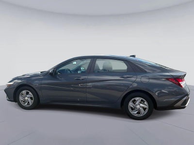 2024 Hyundai ELANTRA SE
