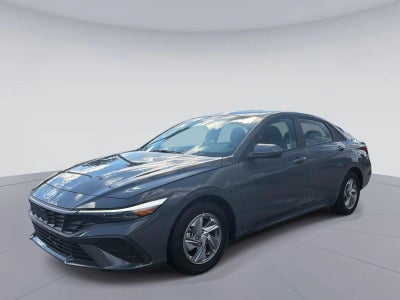 2024 Hyundai ELANTRA SE