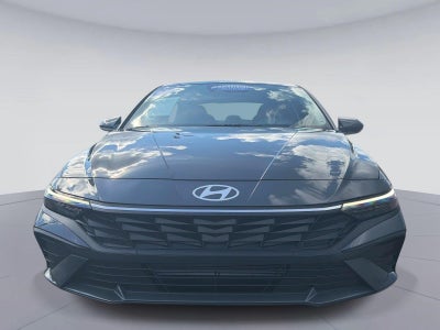 2024 Hyundai ELANTRA SE
