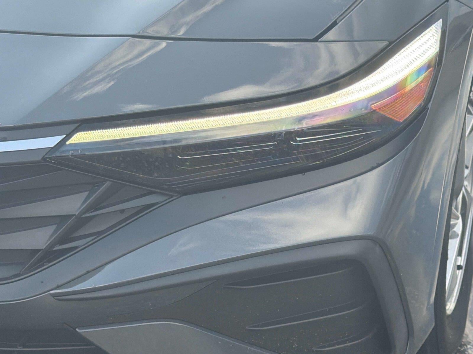 2024 Hyundai ELANTRA SE
