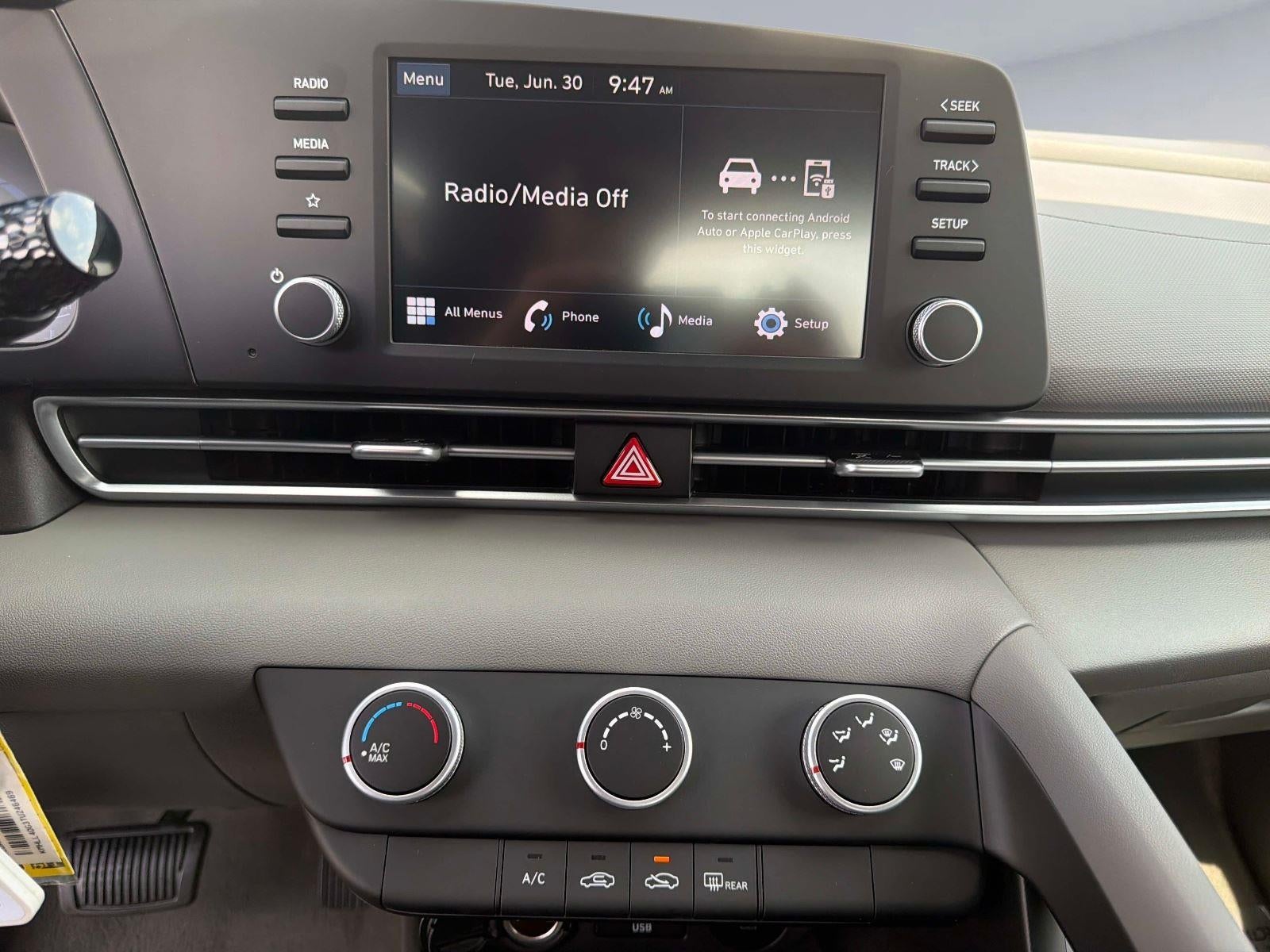 2026 Hyundai ELANTRA SE