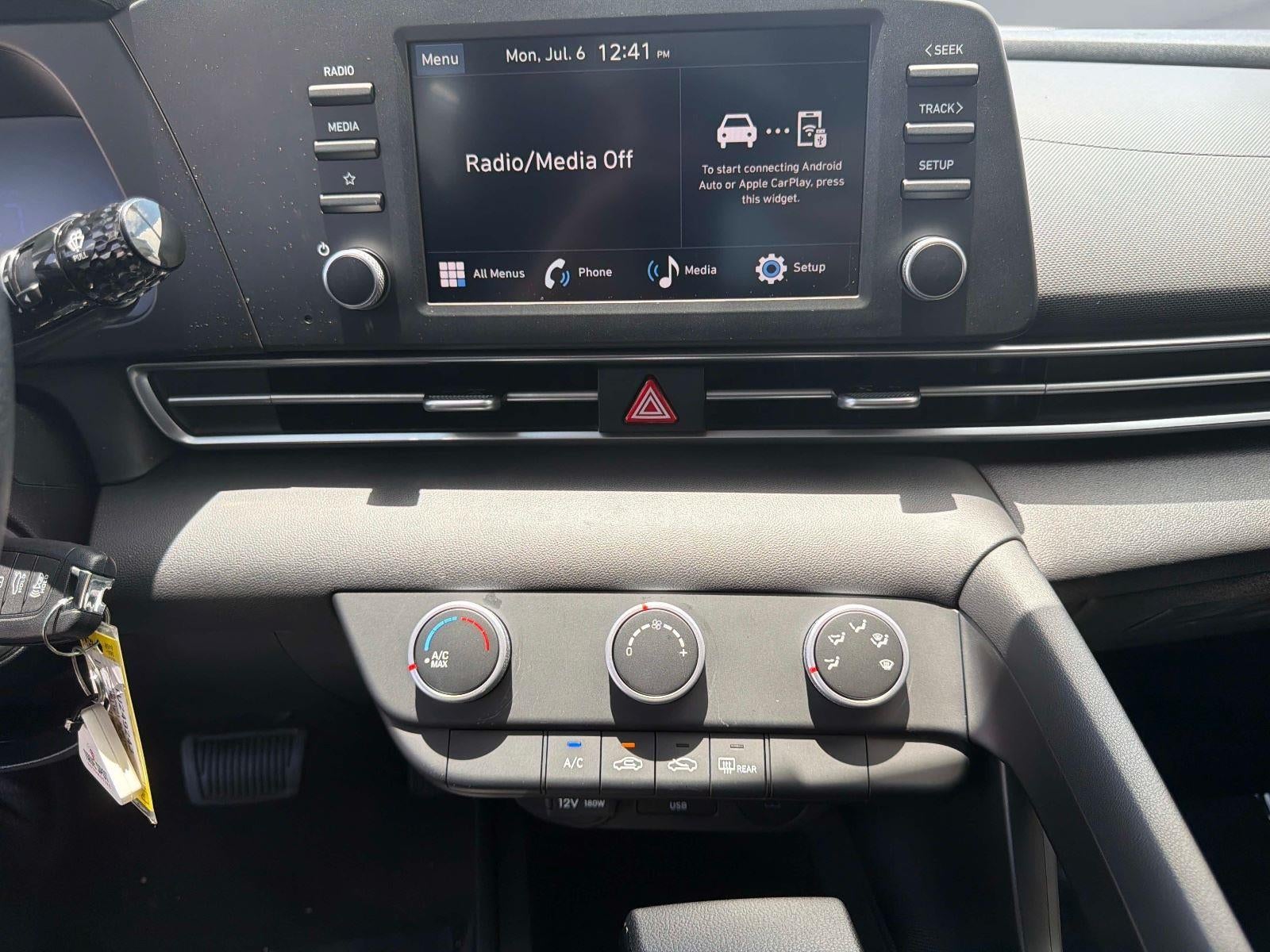 2026 Hyundai ELANTRA SE