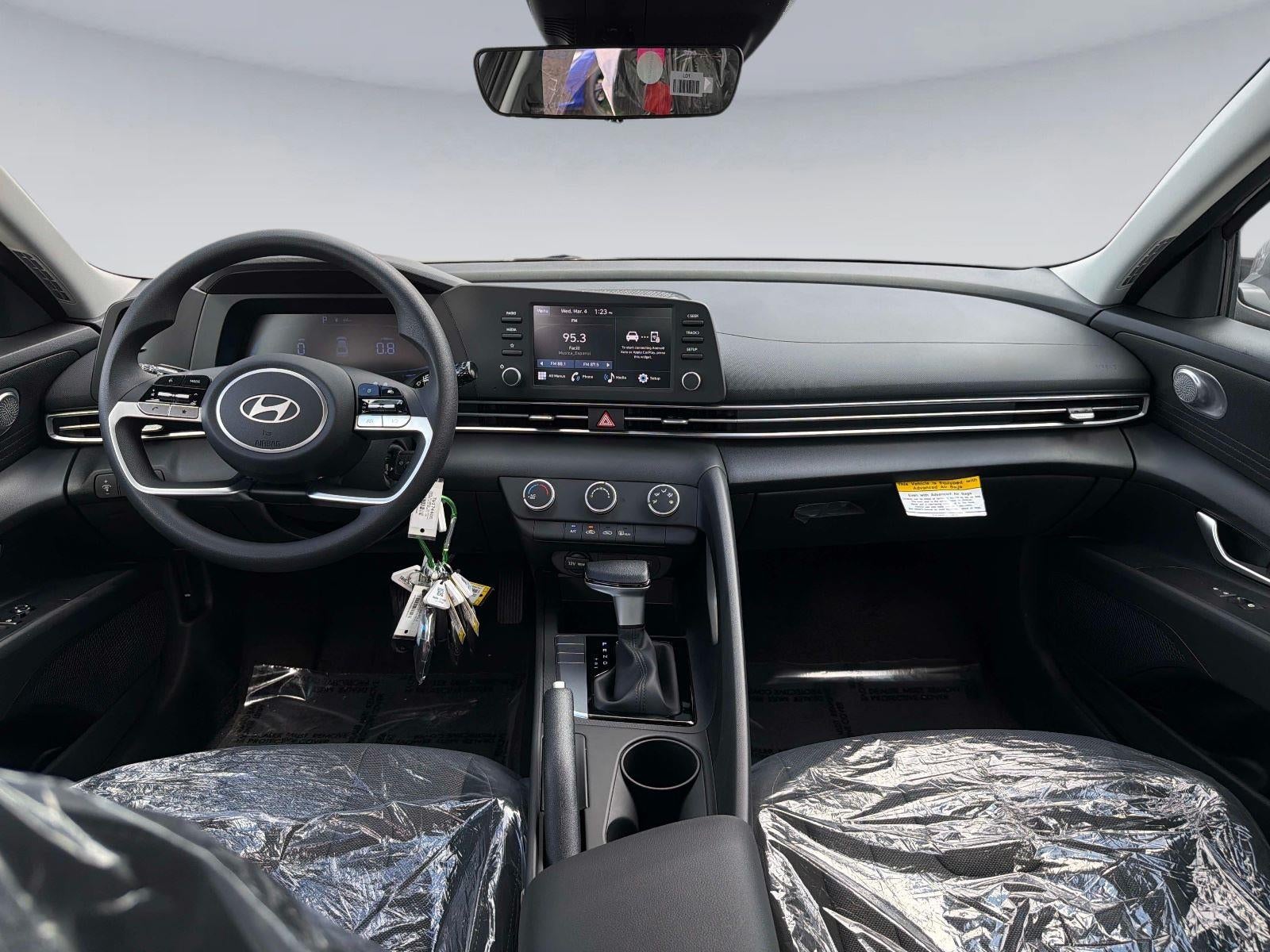 2026 Hyundai ELANTRA SE SE