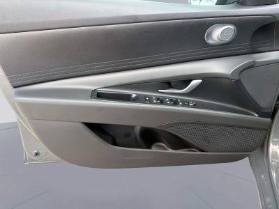 2026 Hyundai ELANTRA SE SE