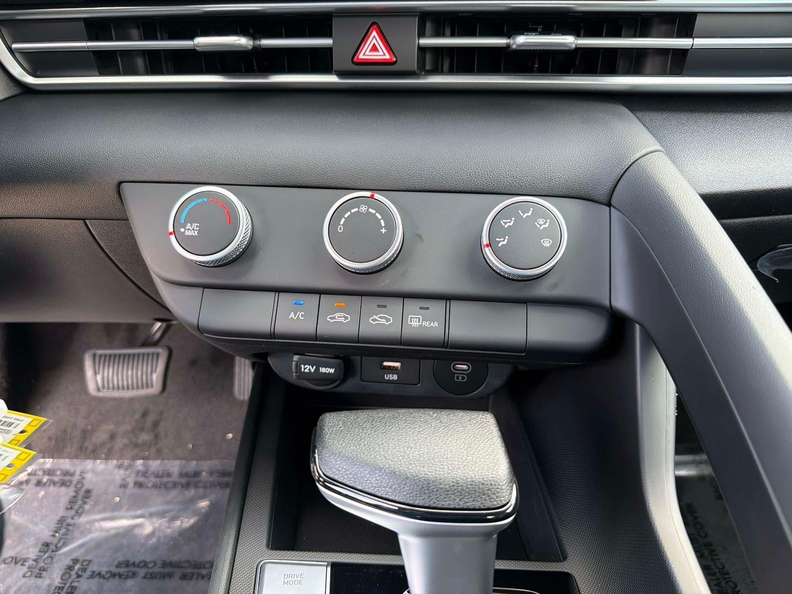 2026 Hyundai ELANTRA SE SE