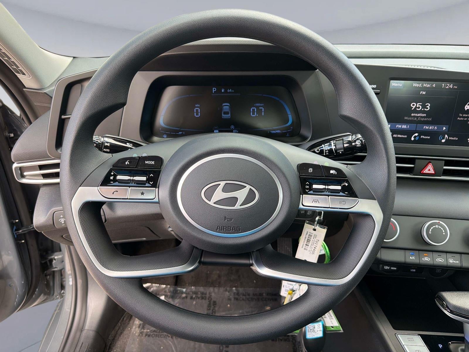 2026 Hyundai ELANTRA SE SE