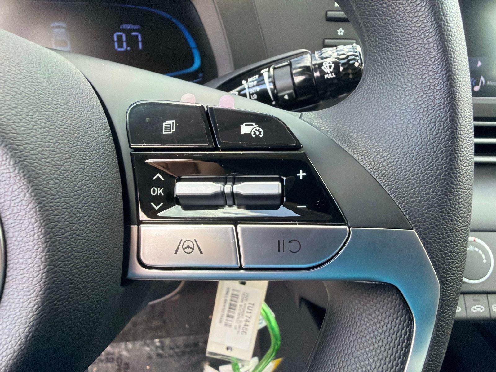 2026 Hyundai ELANTRA SE SE