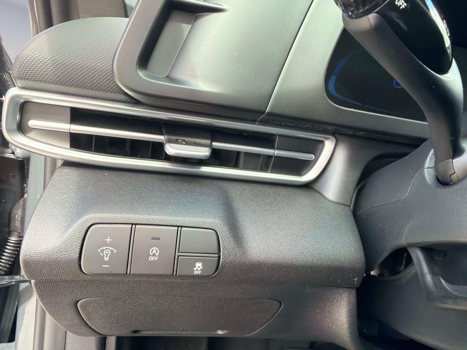 2026 Hyundai ELANTRA SE SE