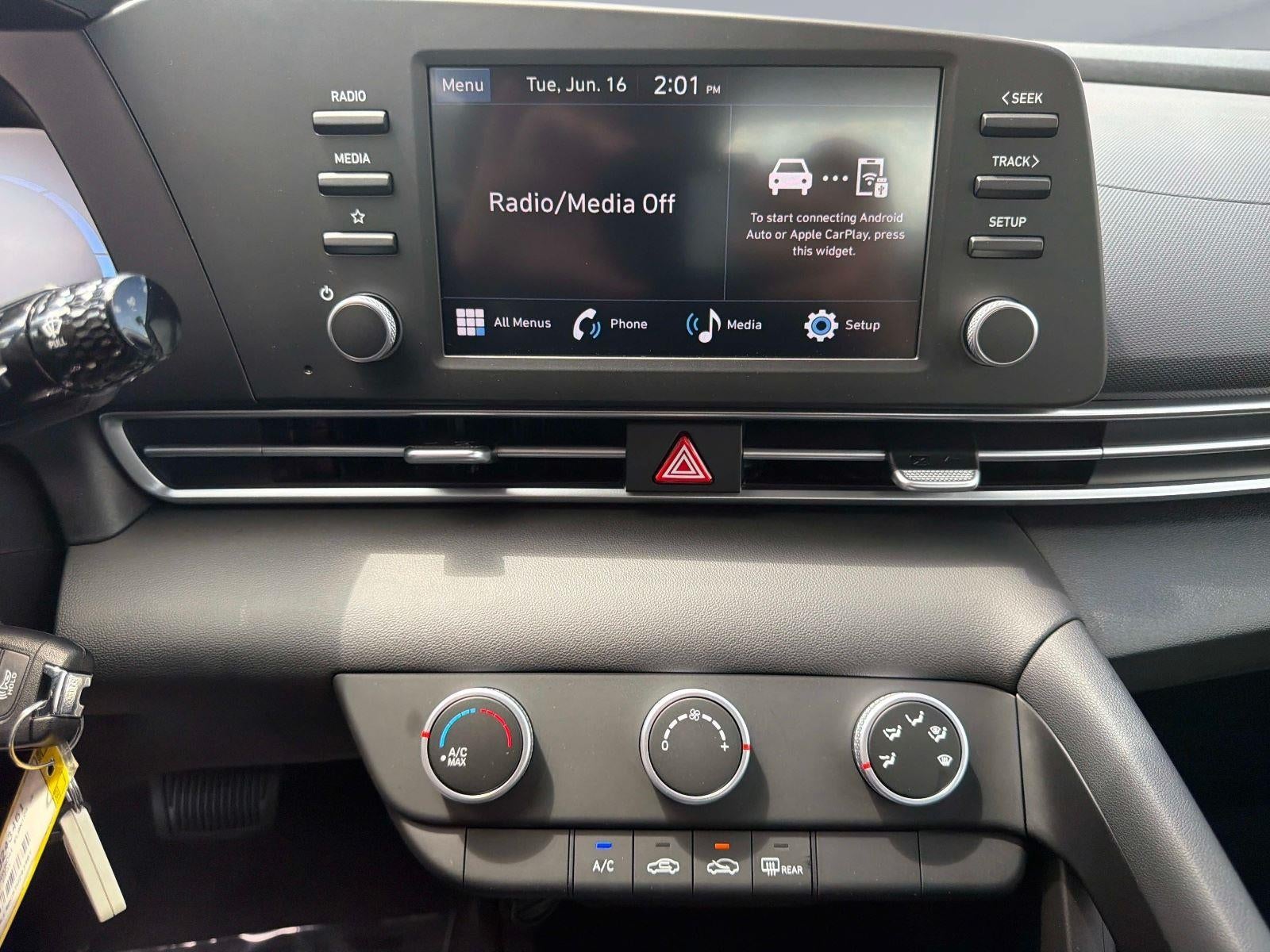 2026 Hyundai ELANTRA SE