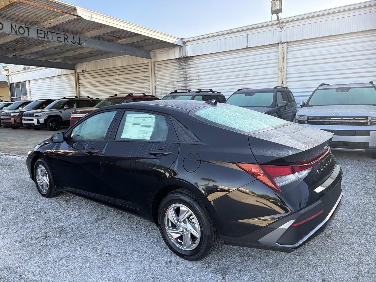 2026 Hyundai ELANTRA SE