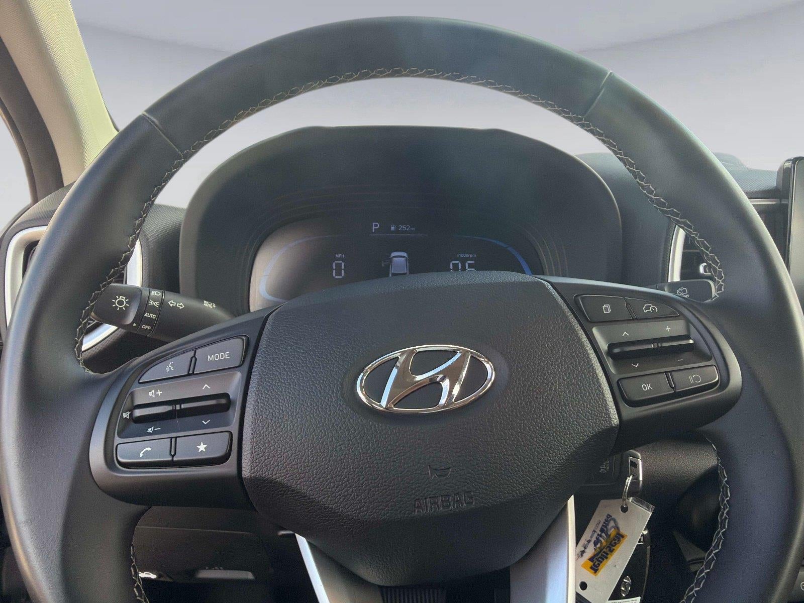 2023 Hyundai VENUE SEL