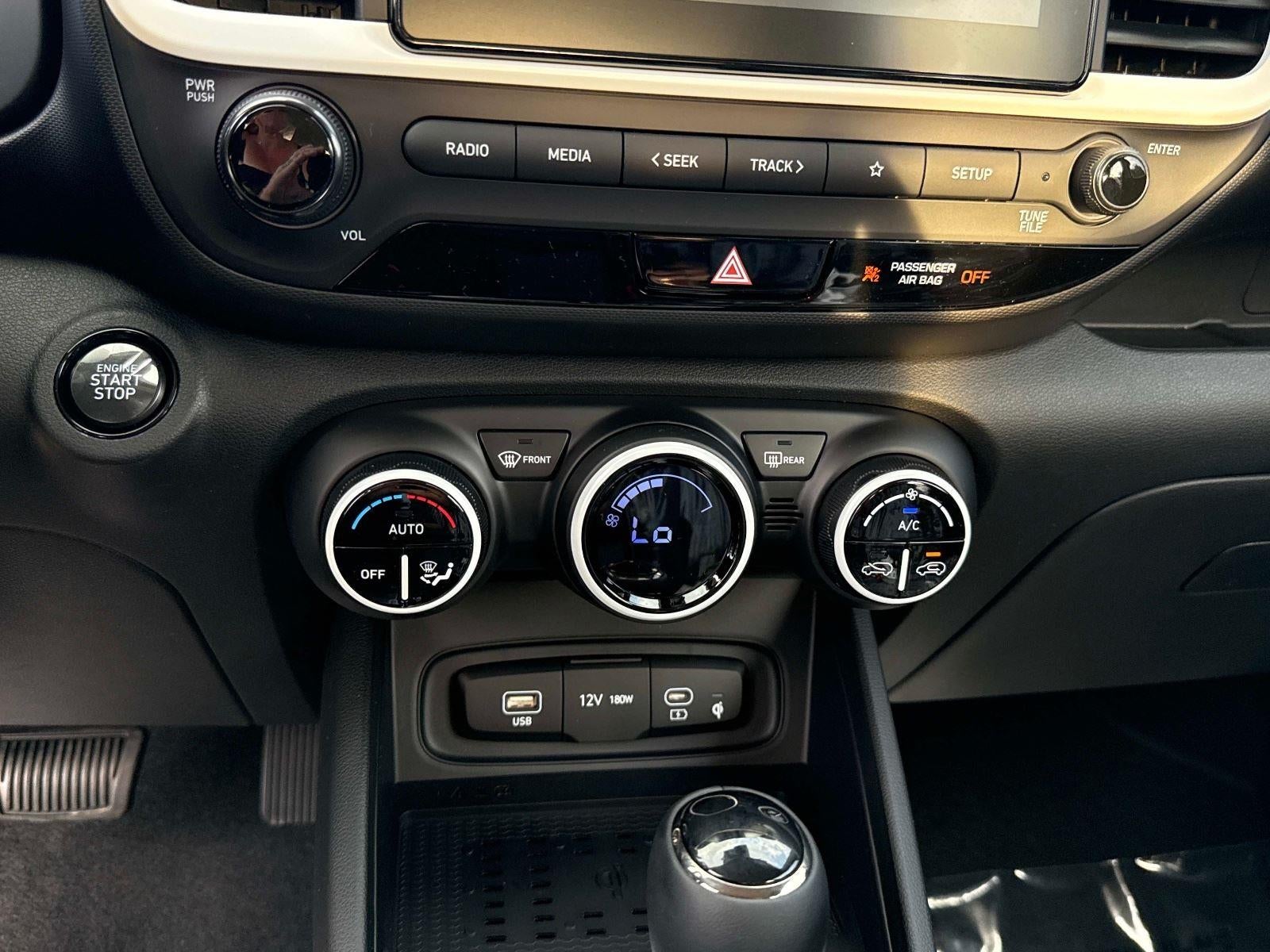 2026 Hyundai VENUE SEL W/Two-Tone Roof