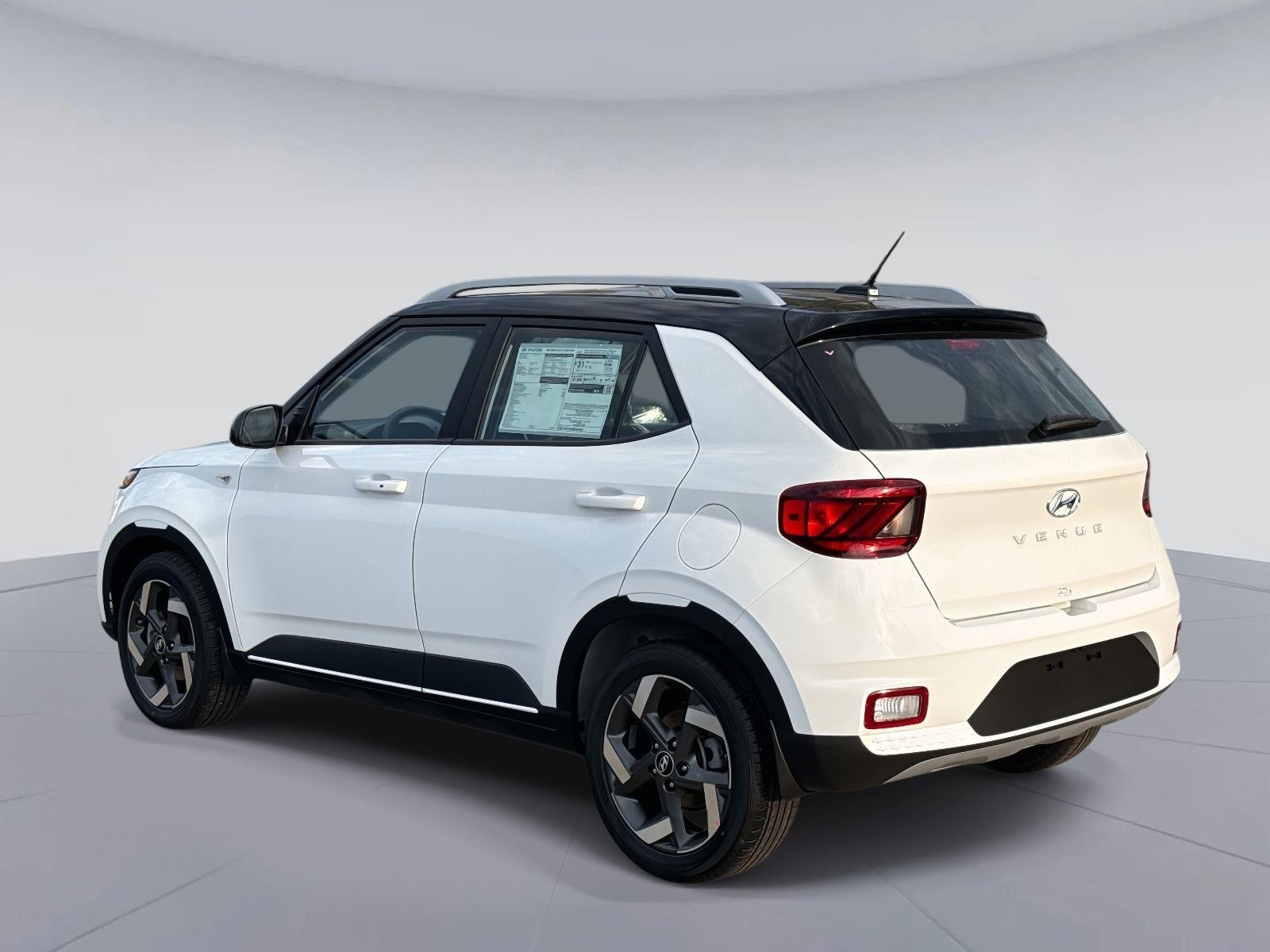 2026 Hyundai VENUE SEL W/Two-Tone Roof