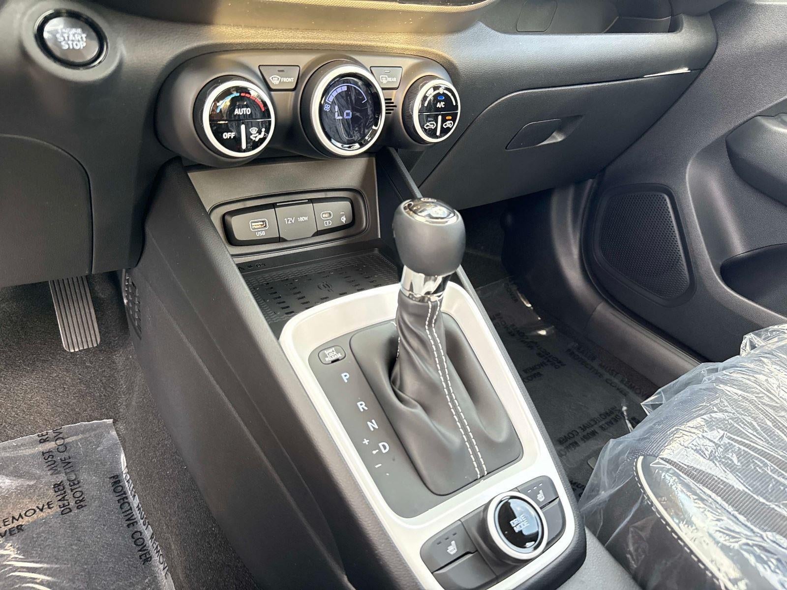 2026 Hyundai VENUE SEL W/Two-Tone Roof