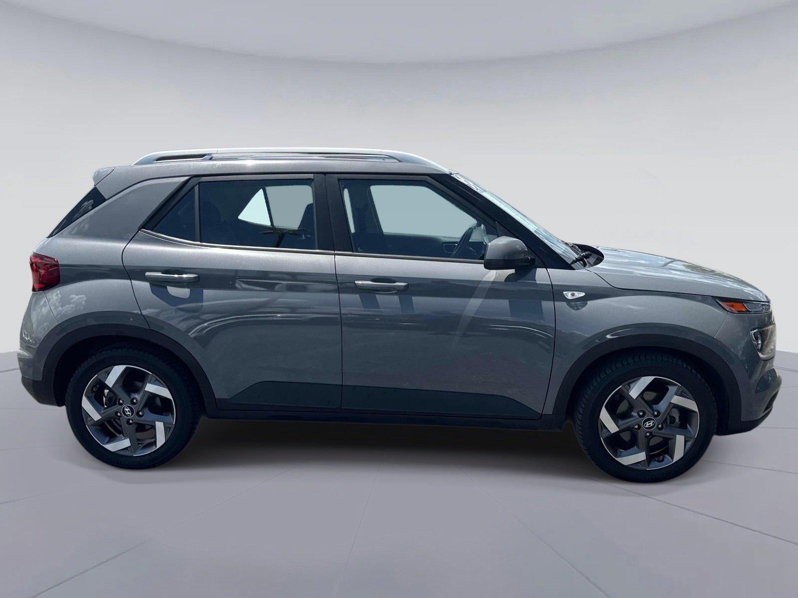 2022 Hyundai VENUE SEL