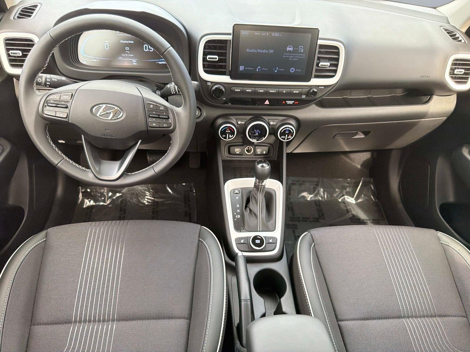2026 Hyundai VENUE SEL W/Two-Tone Roof