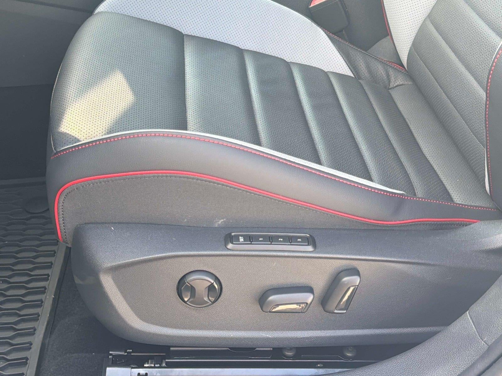2025 Volkswagen Golf GTI SE