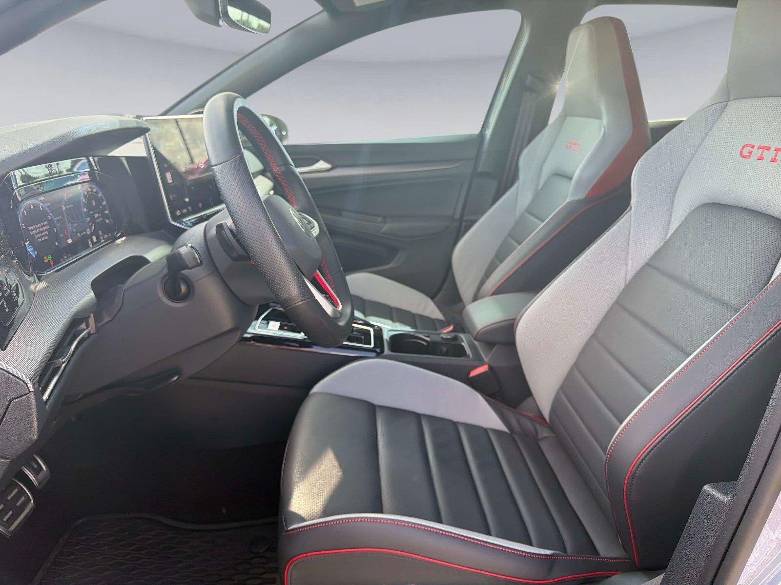 2025 Volkswagen Golf GTI SE