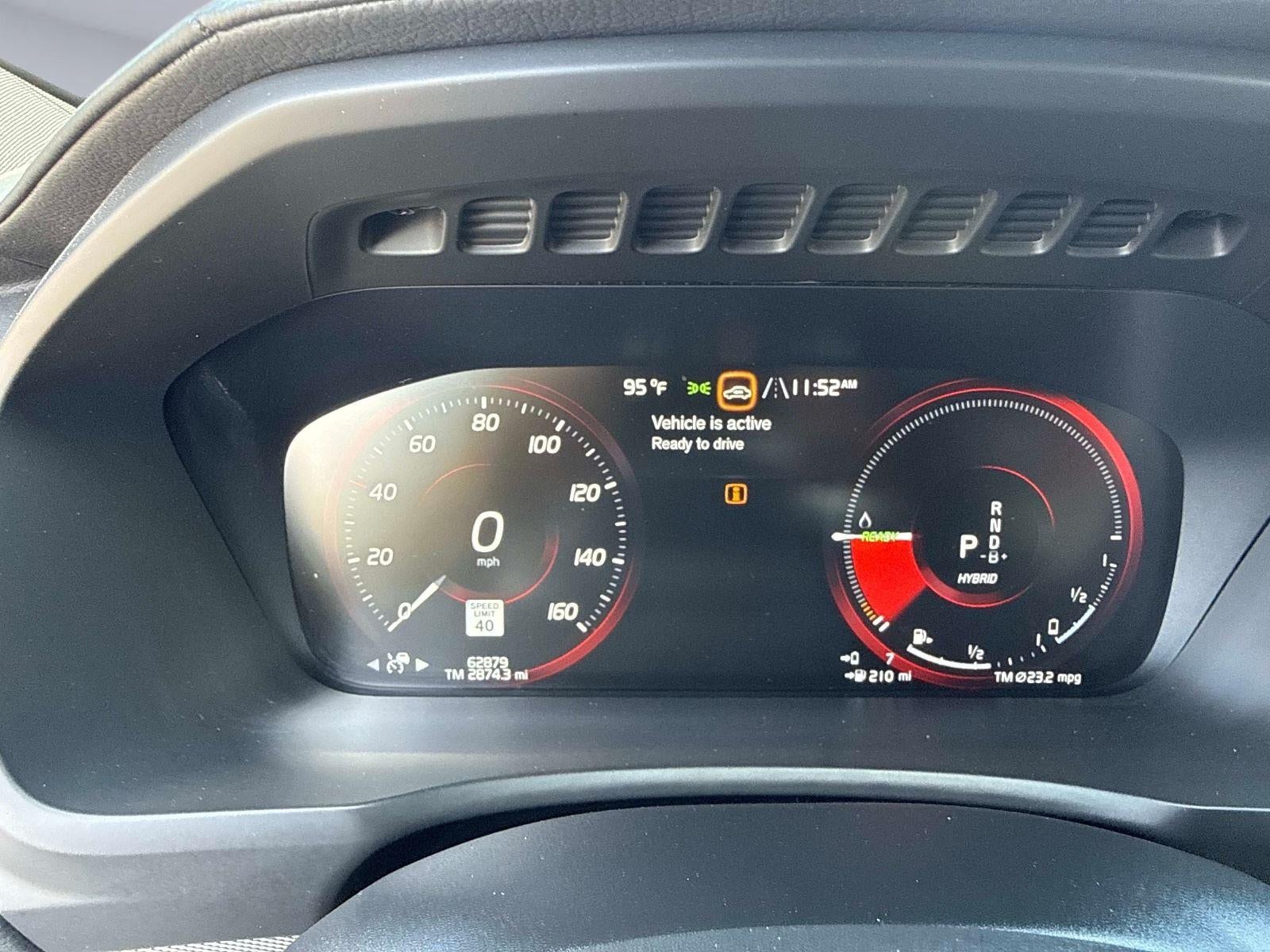 2022 Volvo XC90 Recharge Plug-In Hybrid R-Design