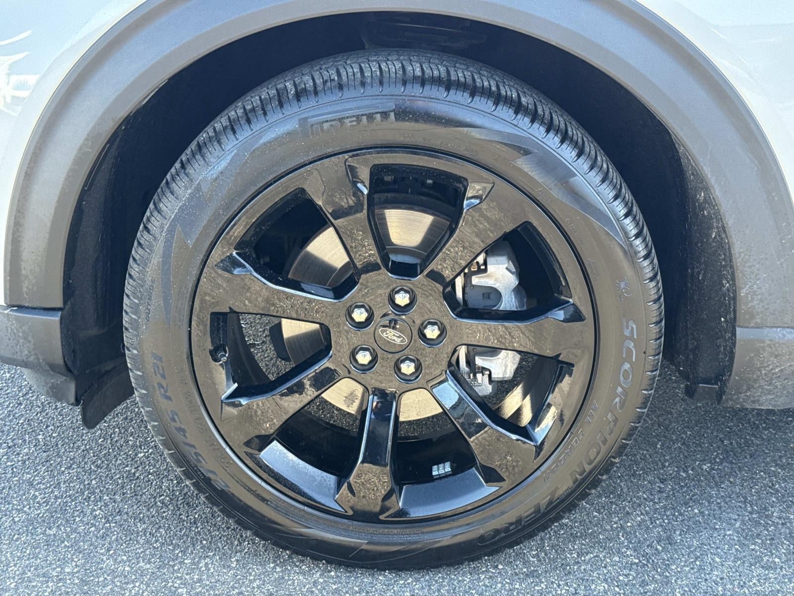 2024 Ford Explorer ST-Line
