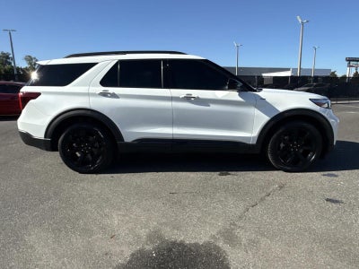 2024 Ford Explorer ST-Line