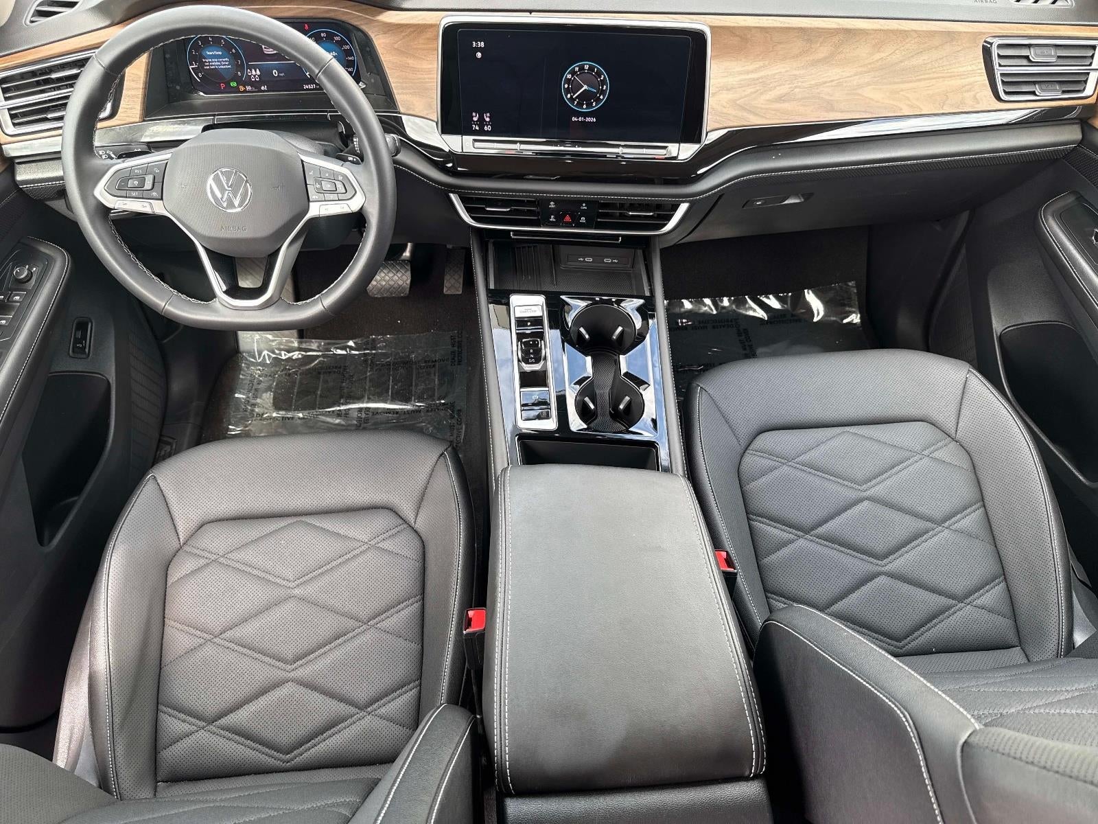 2025 Volkswagen Atlas 2.0T SE w/Technology