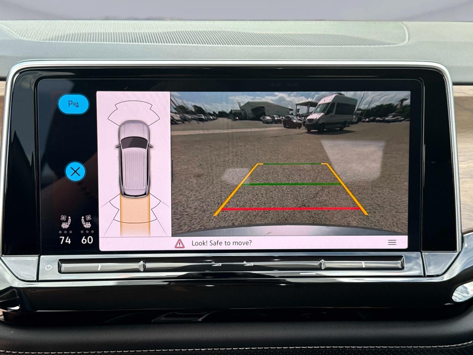 2025 Volkswagen Atlas 2.0T SE w/Technology