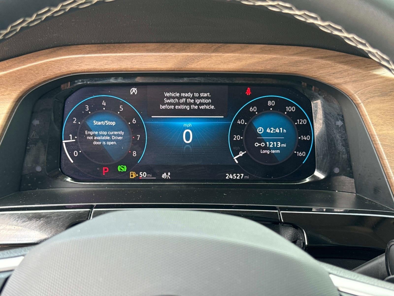 2025 Volkswagen Atlas 2.0T SE w/Technology