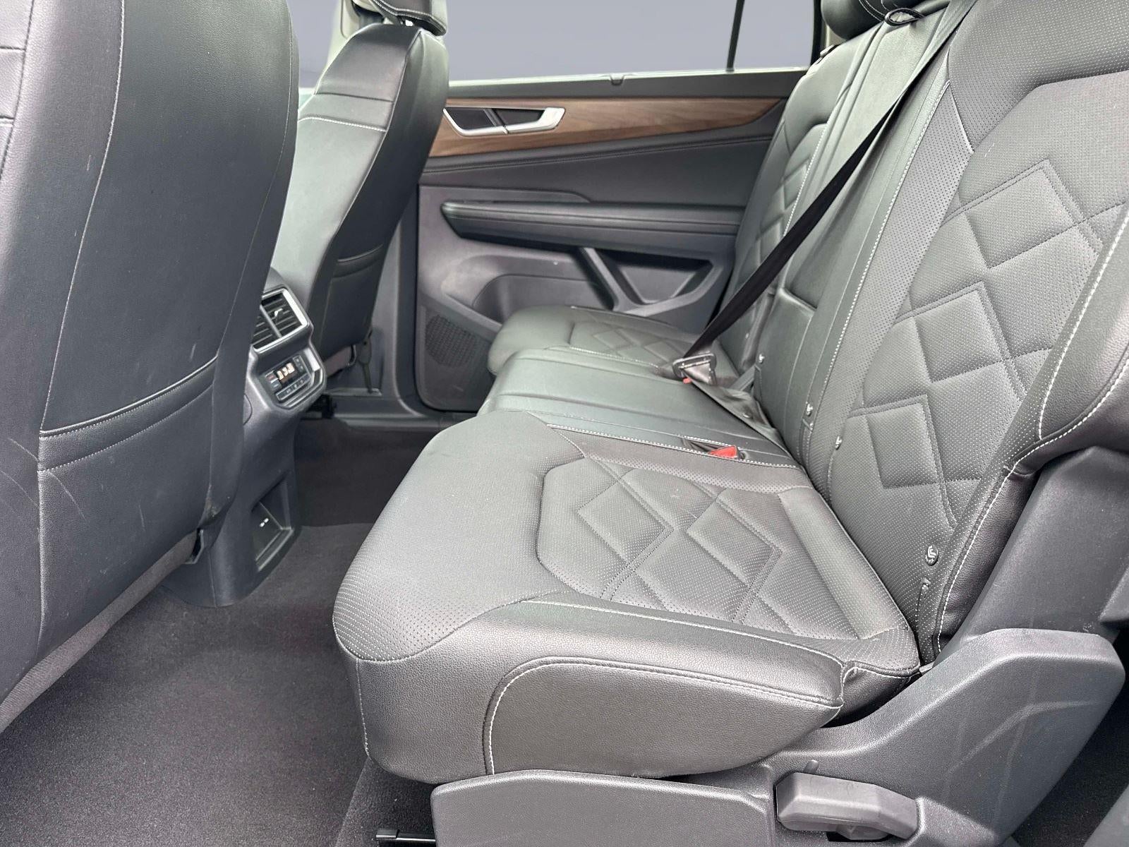 2025 Volkswagen Atlas 2.0T SE w/Technology