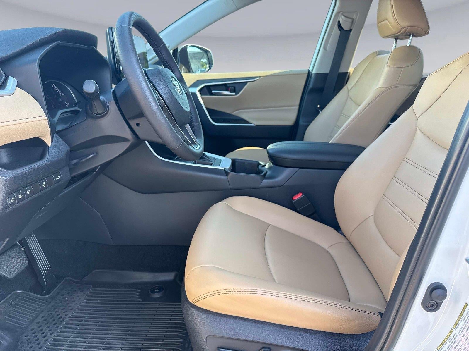 2024 Toyota Rav4 XLE Premium