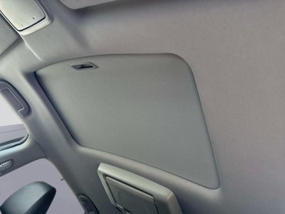 2022 Honda Pilot Touring w/Rear Captain's Chairs