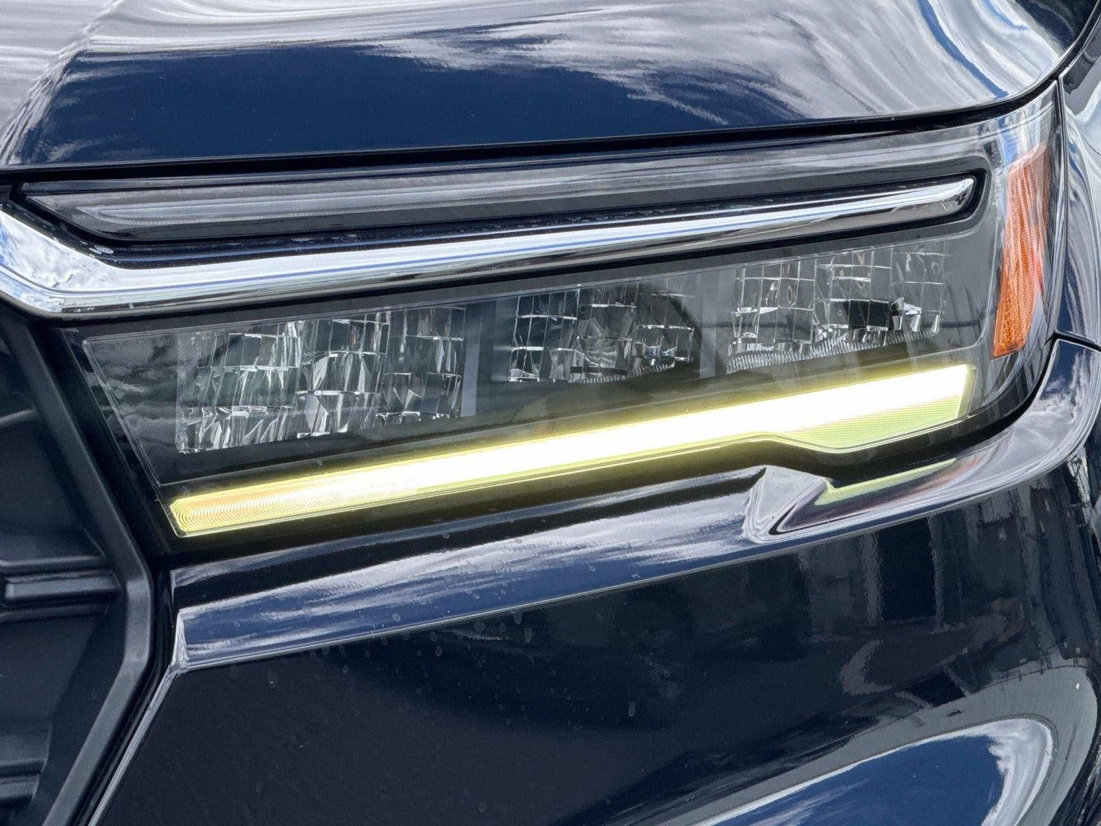 2023 Honda Pilot EX-L w/Rear Captain's Chairs