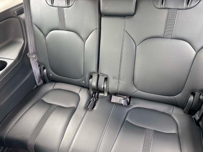 2023 Honda Pilot EX-L w/Rear Captain's Chairs