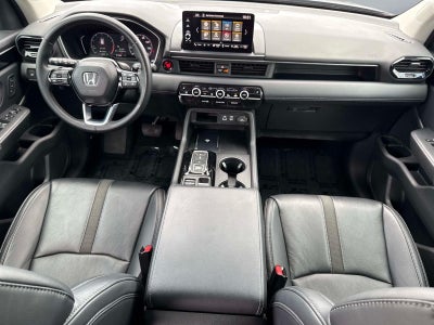 2023 Honda Pilot EX-L w/Rear Captain's Chairs