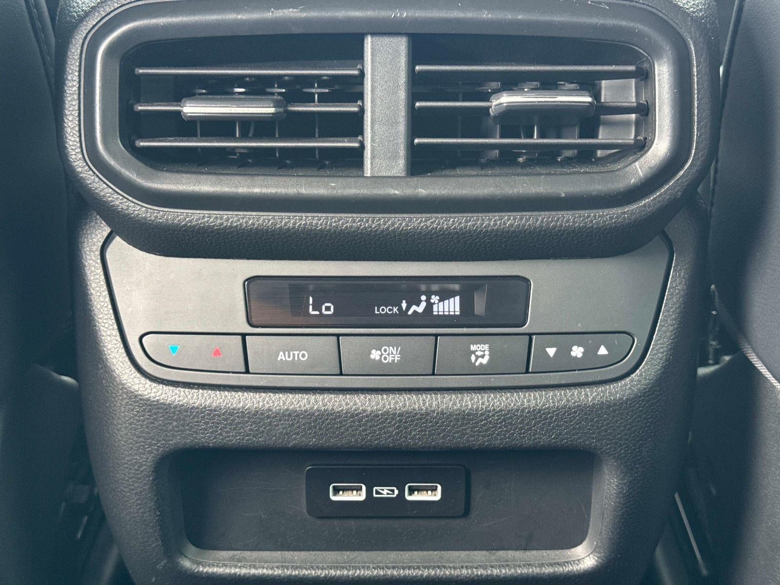 2023 Honda Pilot EX-L w/Rear Captain's Chairs