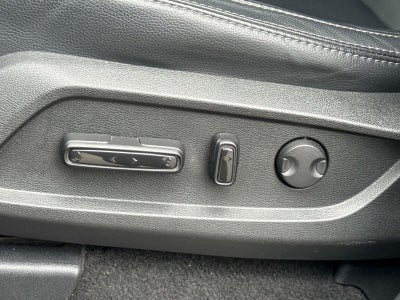 2023 Honda Pilot EX-L w/Rear Captain's Chairs